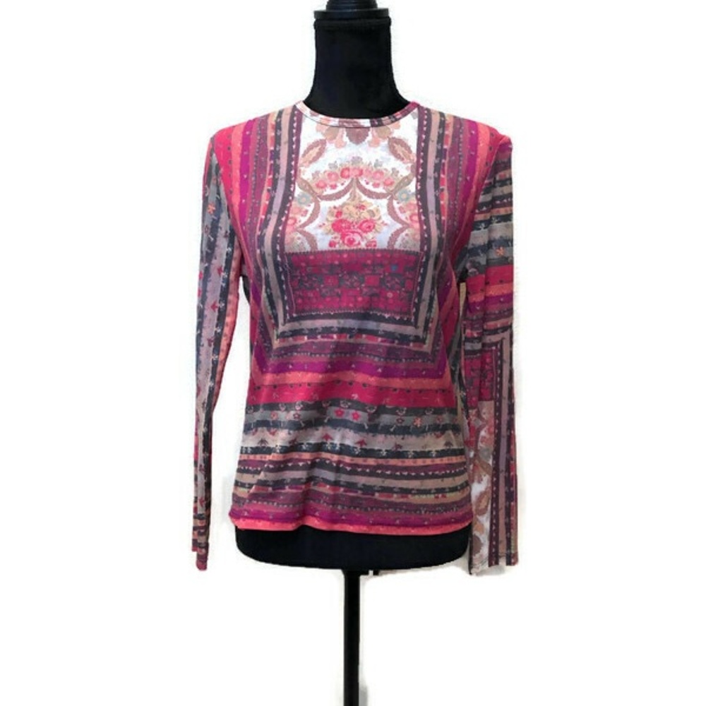 O’Lily stretch long sleeve T shirt red patterned.